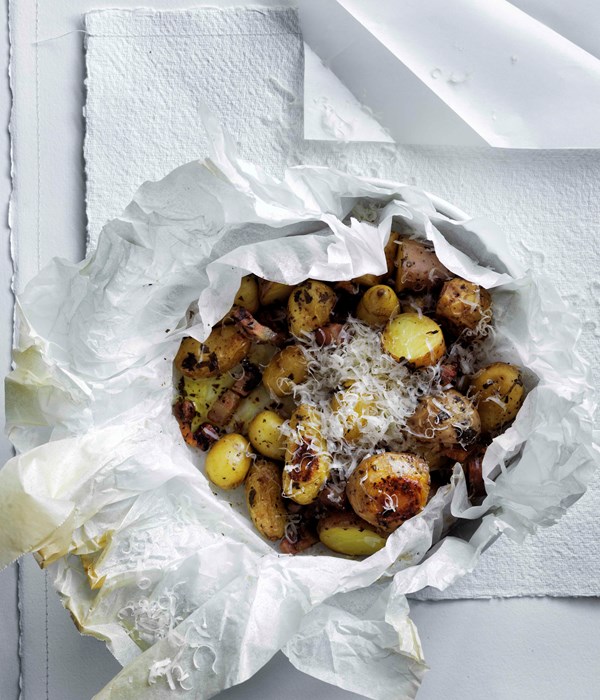 Baby potatoes with butter, mint and pancetta