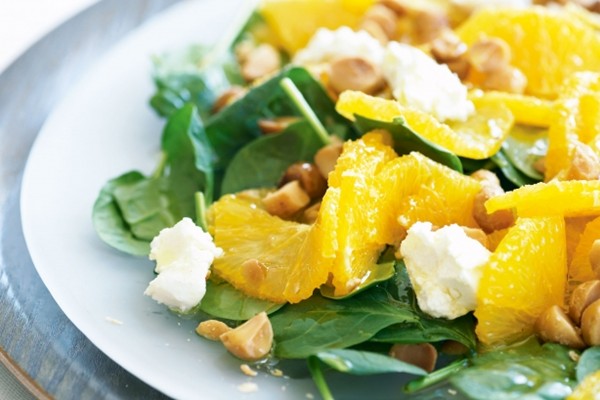 Baby spinach, orange and macadamia salad