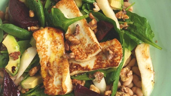 Baby spinach, white bean and beetroot salad with panfried haloumi and balsamic dressing