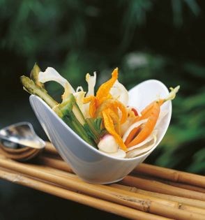 Baby vegetable crudités with spicy yuzu dressing