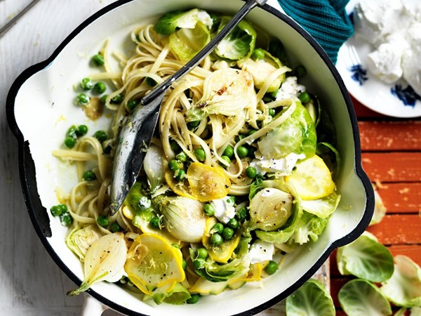 Baby vegetable linguine