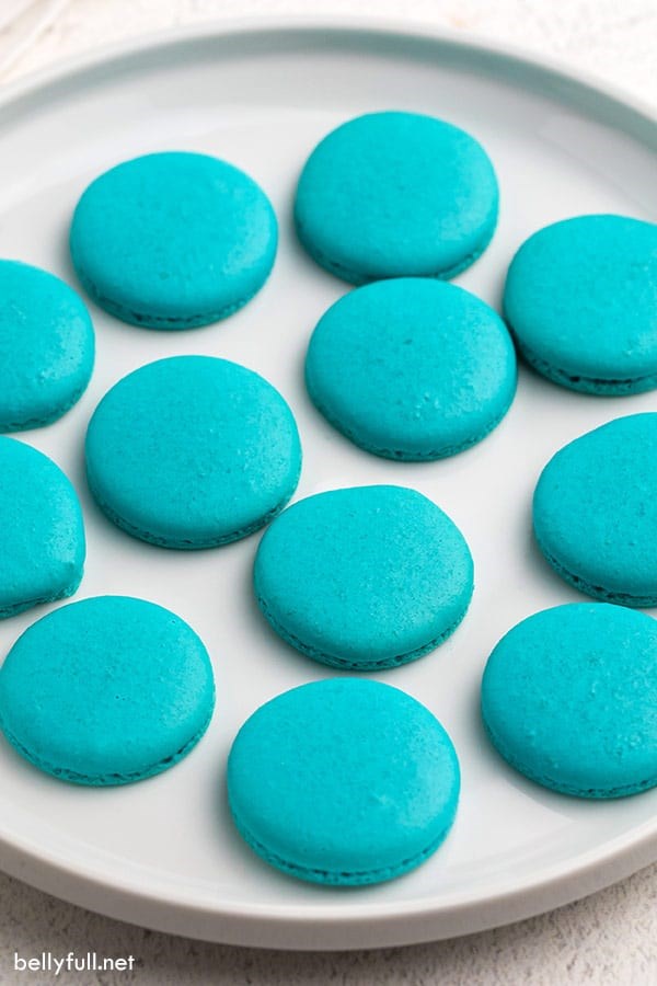 Baby Yoda cookies (blue macarons)