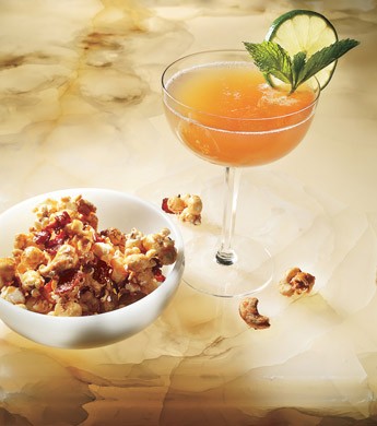 Bacon and cashew caramel corn