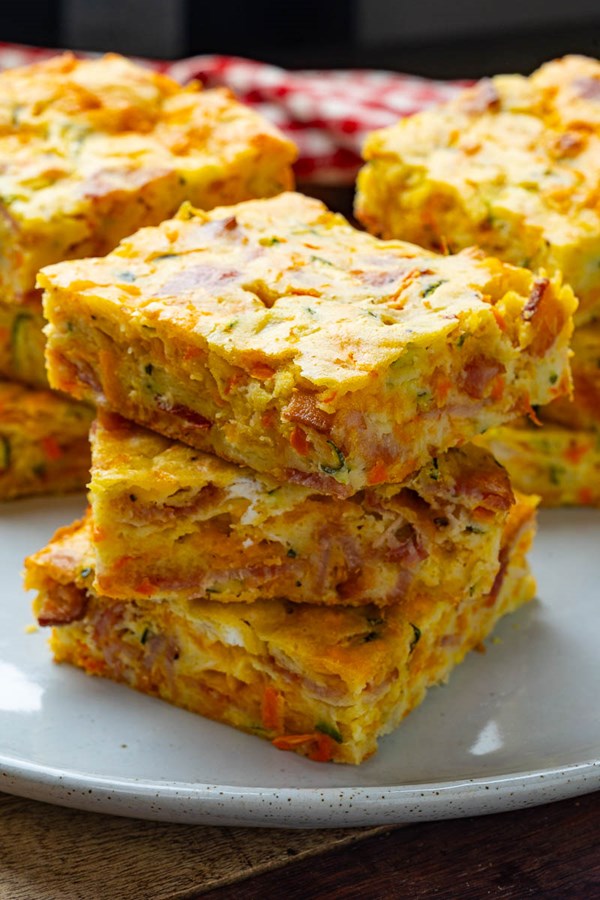 Bacon and cheddar zucchini slices