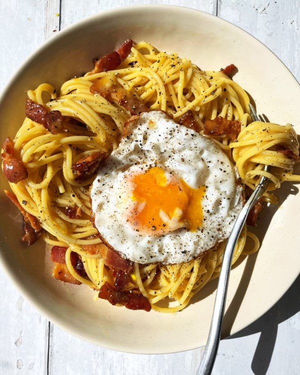 Bacon and egg pasta