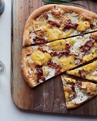 Bacon-and-egg pizza