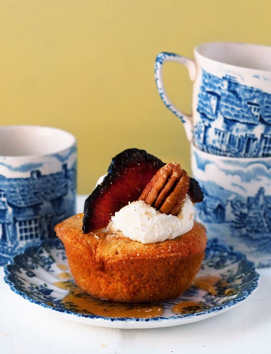 Bacon and maple syrup tea cakes