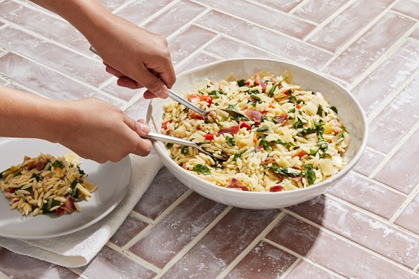 Bacon and spinach orzo salad