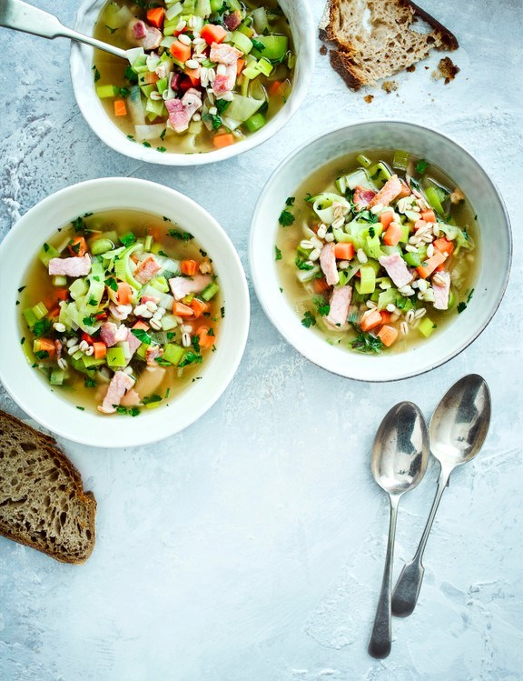 Bacon, barley and leek soup