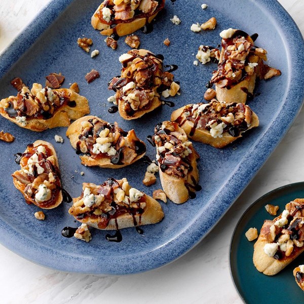 Bacon, blue cheese & fig bruschetta