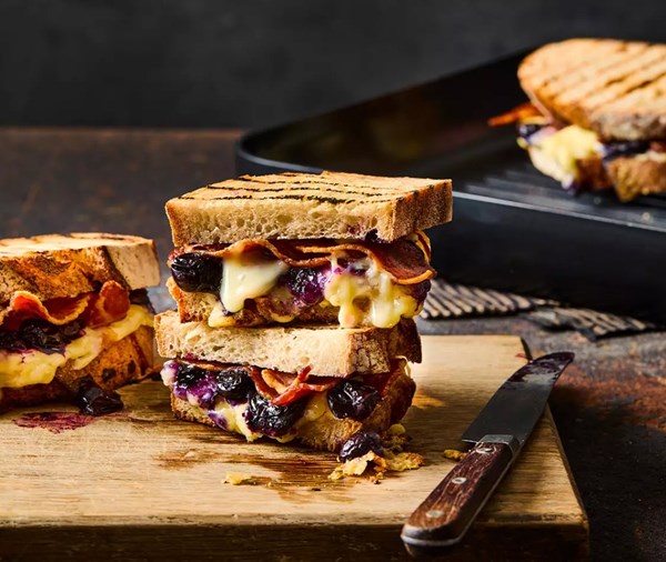 Bacon, blueberry & Brie toastie