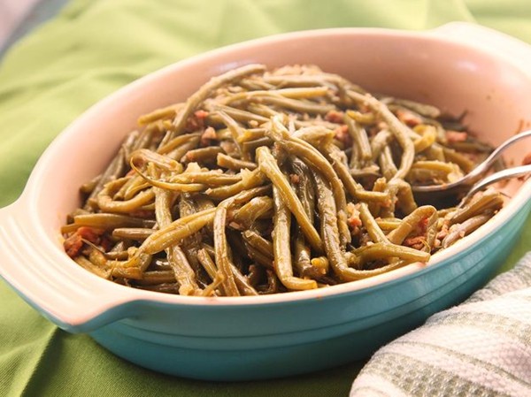 Bacon-braised green beans