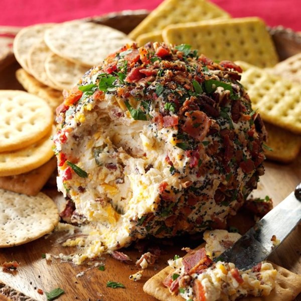 Bacon, cheddar and Swiss cheese ball