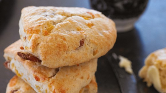Bacon cheddar biscuits