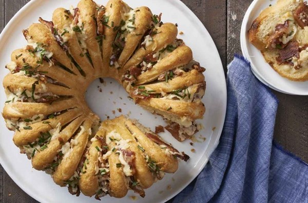 Bacon-cheddar-chive party bread