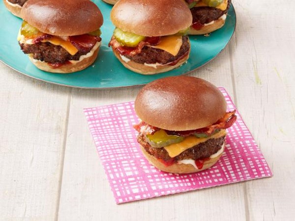 Bacon cheeseburger sliders
