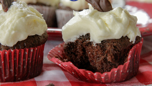 Bacon chocolate mayo cupcakes with bourbon-vanilla buttercream