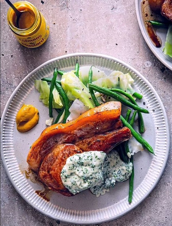 Bacon chops with parsley sauce 