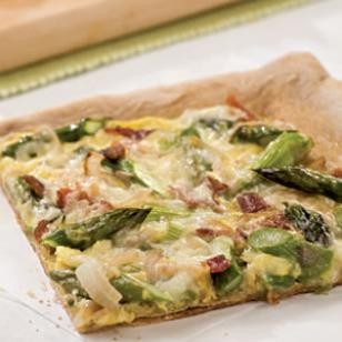 Bacon, egg & asparagus pizza