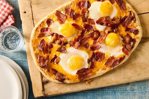Bacon, egg & cheese flatbread