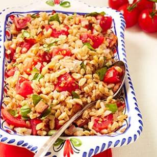 Bacon, tomato & farro salad