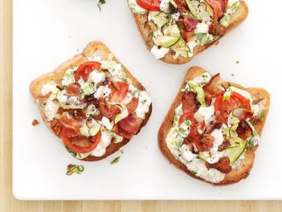 Bacon-tomato cheese toasts