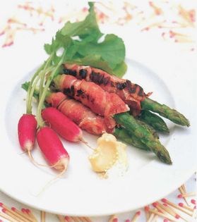 Bacon-wrapped asparagus with radishes and butter