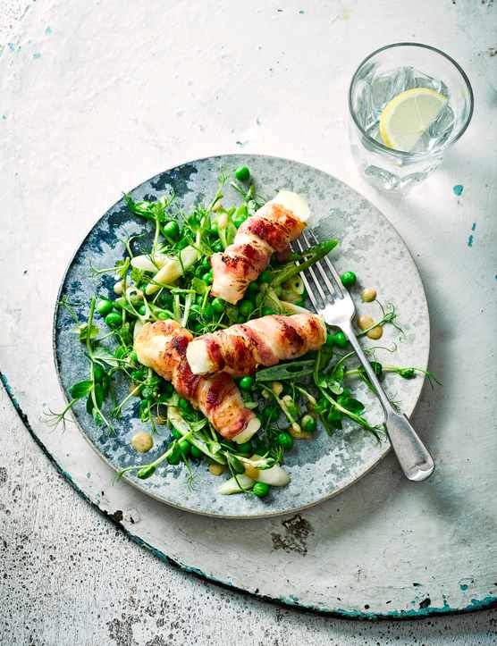 Bacon-wrapped halloumi with pea salad