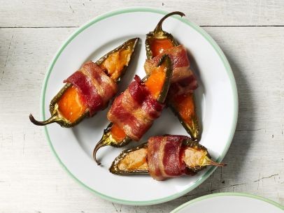 Bacon-wrapped jalapeño poppers