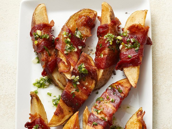 Bacon-wrapped potatoes with honey-scallion sauce