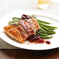Bacon-wrapped salmon with fruit chutney
