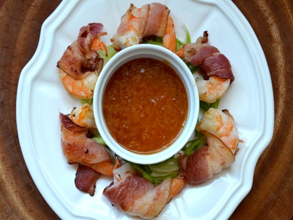 Bacon-wrapped shrimp cocktail with apricot horseradish dipping sauce