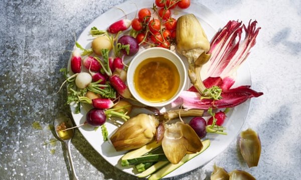 Bagna cauda - raw vegetables with hot anchovy dip