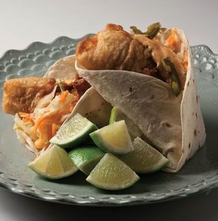 Baja-style fish tacos (Tacos de pescado en estilo de Baja)