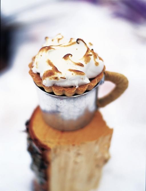 Baked Alaska mince pies