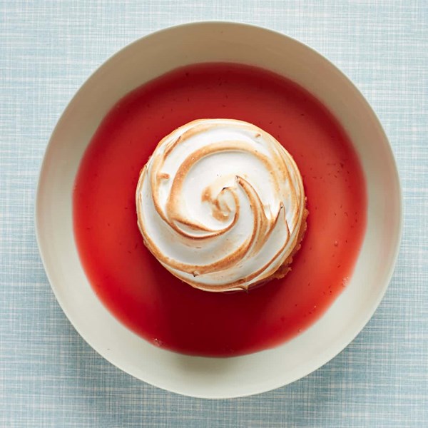 Baked Alaska with strawberry juice
