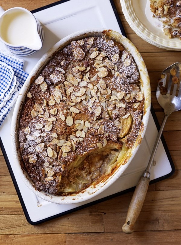 Baked apple and caramel pudding