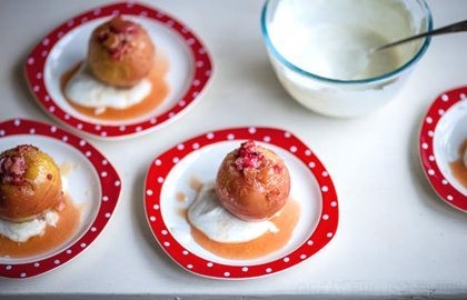 Baked apple and rhubarb with vanilla-honey yoghurt