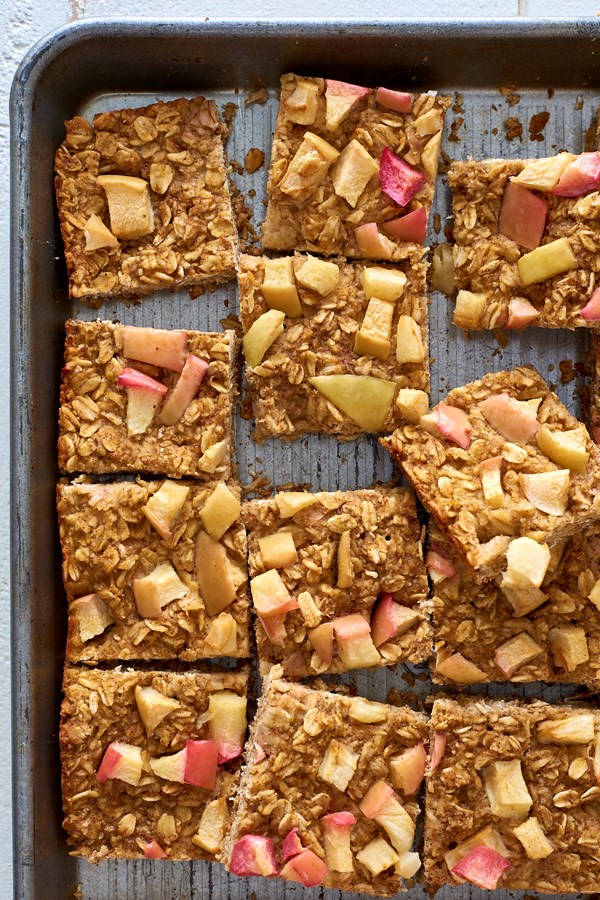 Baked apple-oat breakfast squares