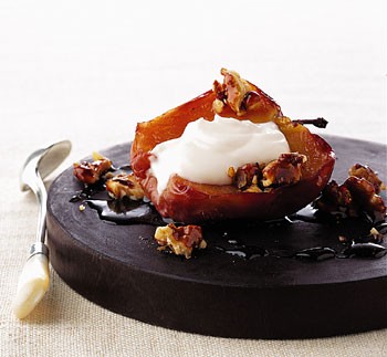 Baked apples with candied walnuts