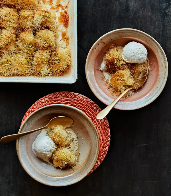Baked apples with kadaif