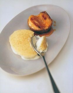Baked apples with nutmeg custard pudding