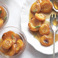 Baked apricots with honey yogurt