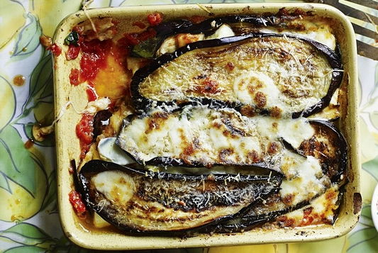 Baked aubergine with cheese
