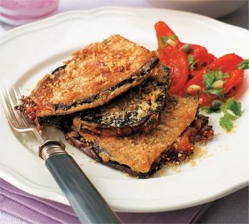 Baked aubergines with mozzarella (Melanzane al forno con mozzarella)