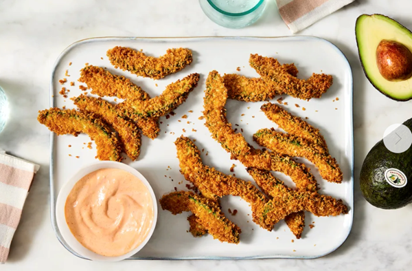 Baked avocado "fries" with Sriracha mayo