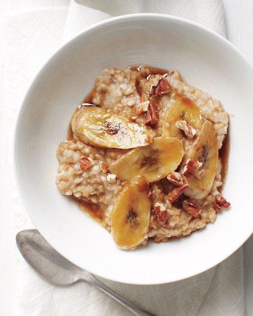 Baked banana-pecan oatmeal