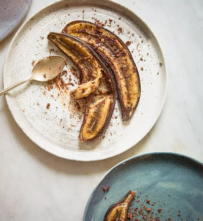 Baked bananas with chocolate cinnamon