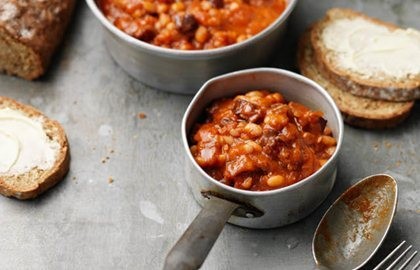 Baked beans on soda bread