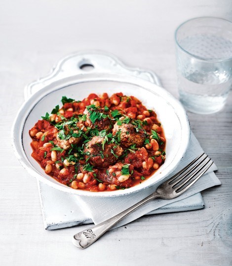 Baked beans with turkey meatballs